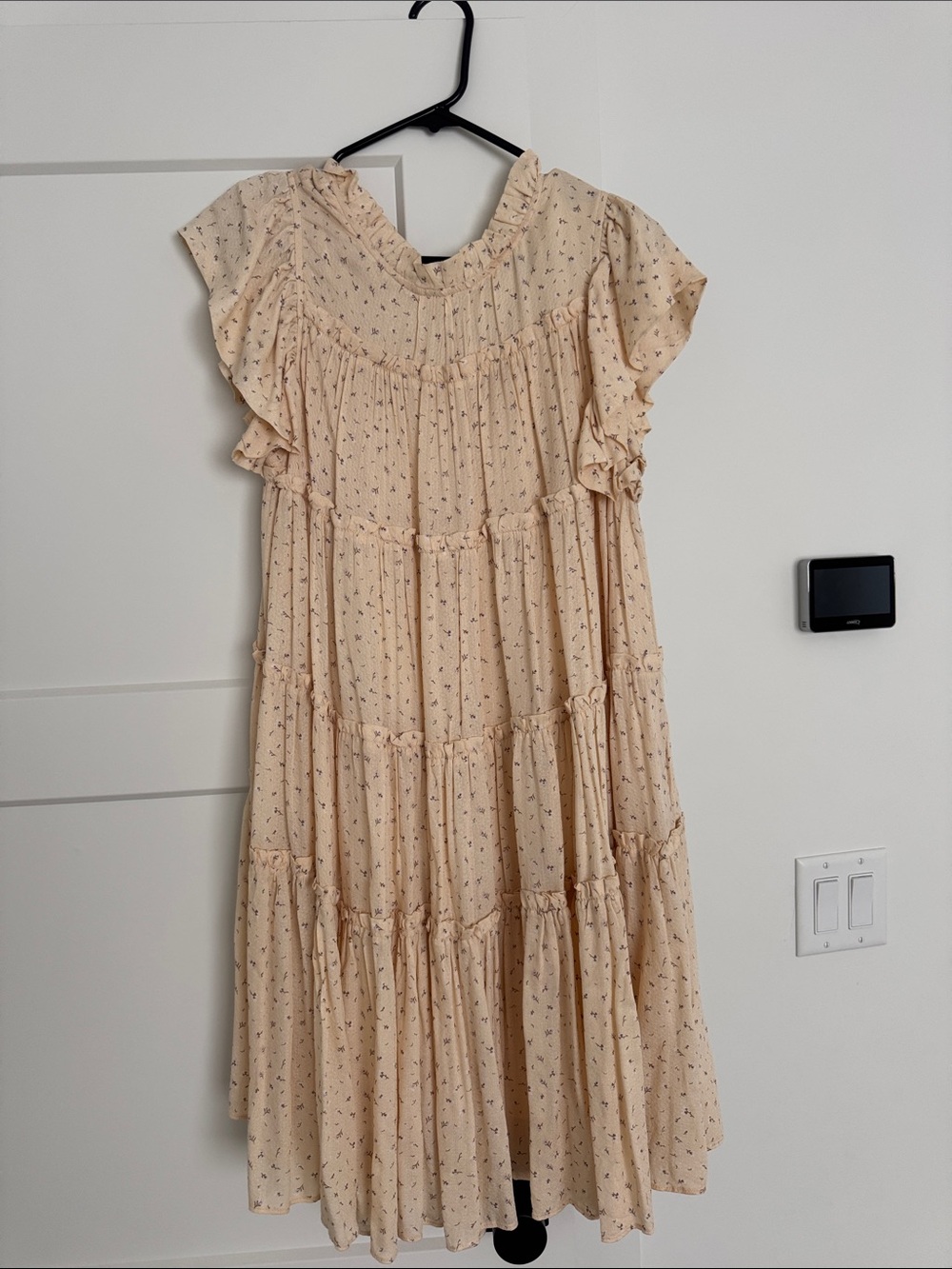 En Saison Cream Floral Tiered Dress with Ruffle Sleeves
